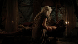 extant_GameOfThrones_1x10-FireAndBlood_3251