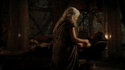 extant_GameOfThrones_1x10-FireAndBlood_3252