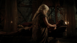 extant_GameOfThrones_1x10-FireAndBlood_3253