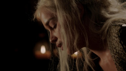 extant_GameOfThrones_1x10-FireAndBlood_3265