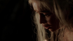 extant_GameOfThrones_1x10-FireAndBlood_3307