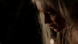extant_GameOfThrones_1x10-FireAndBlood_3308