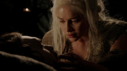 extant_GameOfThrones_1x10-FireAndBlood_3340