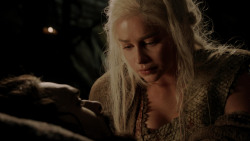 extant_GameOfThrones_1x10-FireAndBlood_3346