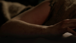 extant_GameOfThrones_1x10-FireAndBlood_3359