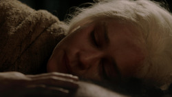 extant_GameOfThrones_1x10-FireAndBlood_3400