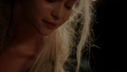 extant_GameOfThrones_1x10-FireAndBlood_3411