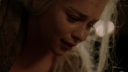 extant_GameOfThrones_1x10-FireAndBlood_3419