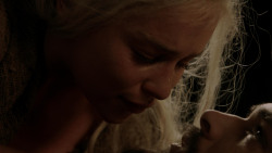 extant_GameOfThrones_1x10-FireAndBlood_3424