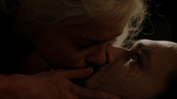 extant_GameOfThrones_1x10-FireAndBlood_3428