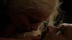 extant_GameOfThrones_1x10-FireAndBlood_3444