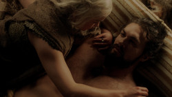extant_GameOfThrones_1x10-FireAndBlood_3452