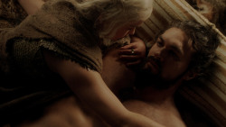extant_GameOfThrones_1x10-FireAndBlood_3454