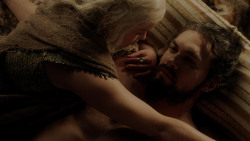extant_GameOfThrones_1x10-FireAndBlood_3457