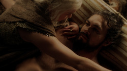 extant_GameOfThrones_1x10-FireAndBlood_3458