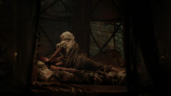 extant_GameOfThrones_1x10-FireAndBlood_3495