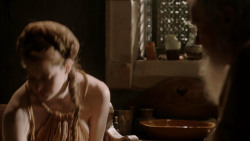 extant_GameOfThrones_1x10-FireAndBlood_3727