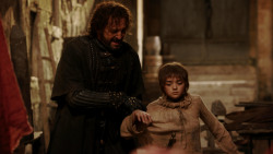extant_GameOfThrones_1x10-FireAndBlood_4169