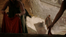 extant_GameOfThrones_1x10-FireAndBlood_4186