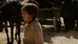 extant_GameOfThrones_1x10-FireAndBlood_4203