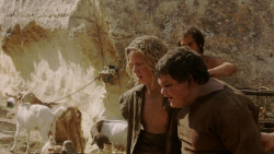 extant_GameOfThrones_1x10-FireAndBlood_4259