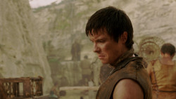 extant_GameOfThrones_1x10-FireAndBlood_4332