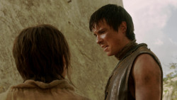 extant_GameOfThrones_1x10-FireAndBlood_4376