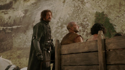 extant_GameOfThrones_1x10-FireAndBlood_4388