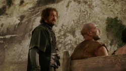 extant_GameOfThrones_1x10-FireAndBlood_4395