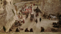 extant_GameOfThrones_1x10-FireAndBlood_4417