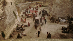 extant_GameOfThrones_1x10-FireAndBlood_4421