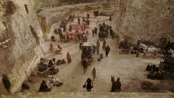 extant_GameOfThrones_1x10-FireAndBlood_4422
