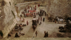 extant_GameOfThrones_1x10-FireAndBlood_4424