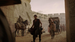 extant_GameOfThrones_1x10-FireAndBlood_4430