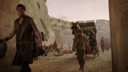 extant_GameOfThrones_1x10-FireAndBlood_4433