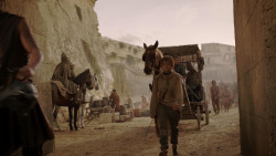 extant_GameOfThrones_1x10-FireAndBlood_4434