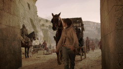 extant_GameOfThrones_1x10-FireAndBlood_4436