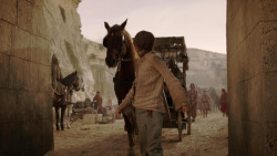 extant_GameOfThrones_1x10-FireAndBlood_4437