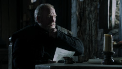 extant_GameOfThrones_1x10-FireAndBlood_4452