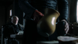 extant_GameOfThrones_1x10-FireAndBlood_4476