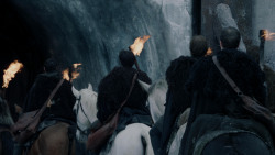 extant_GameOfThrones_1x10-FireAndBlood_4719