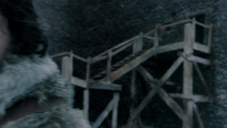 extant_GameOfThrones_1x10-FireAndBlood_4728