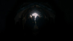 extant_GameOfThrones_1x10-FireAndBlood_4733