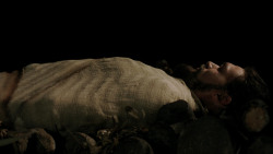 extant_GameOfThrones_1x10-FireAndBlood_4747