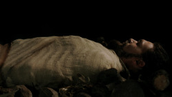 extant_GameOfThrones_1x10-FireAndBlood_4749
