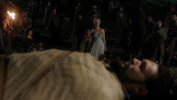 extant_GameOfThrones_1x10-FireAndBlood_4761