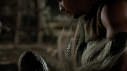 extant_GameOfThrones_1x10-FireAndBlood_4775