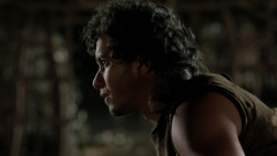 extant_GameOfThrones_1x10-FireAndBlood_4779