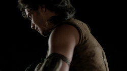 extant_GameOfThrones_1x10-FireAndBlood_4782