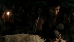 extant_GameOfThrones_1x10-FireAndBlood_4819